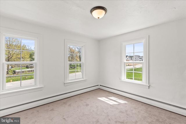310 CLOVER LN, Hanover, PA 17331