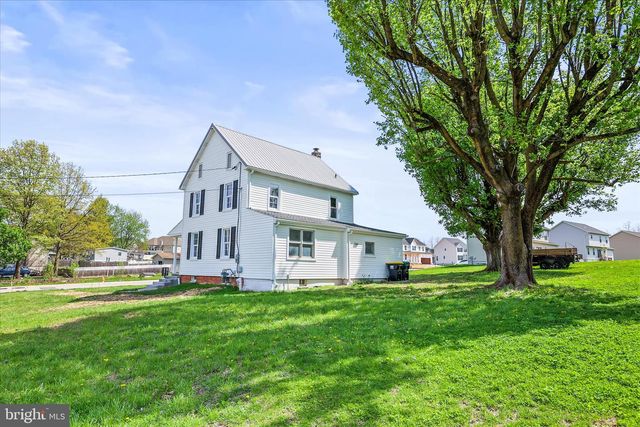 310 CLOVER LN, Hanover, PA 17331