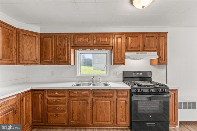 310 CLOVER LN, Hanover, PA 17331