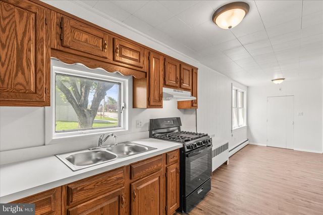 310 CLOVER LN, Hanover, PA 17331
