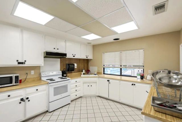 12188 Rancho Bernardo Road B, San Diego, CA 92128
