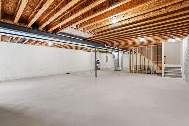 1527 Sandhill BOULEVARD #12D, Hartland, WI 53029