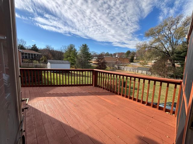 3339 Kingswood DR, Roanoke, VA 24018