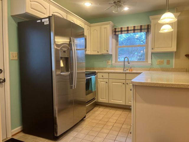 3339 Kingswood DR, Roanoke, VA 24018