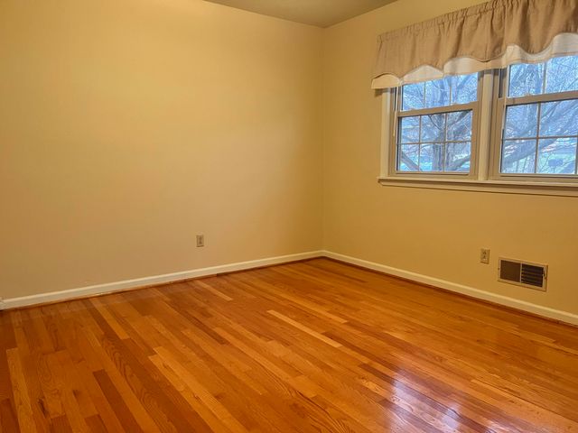 3339 Kingswood DR, Roanoke, VA 24018