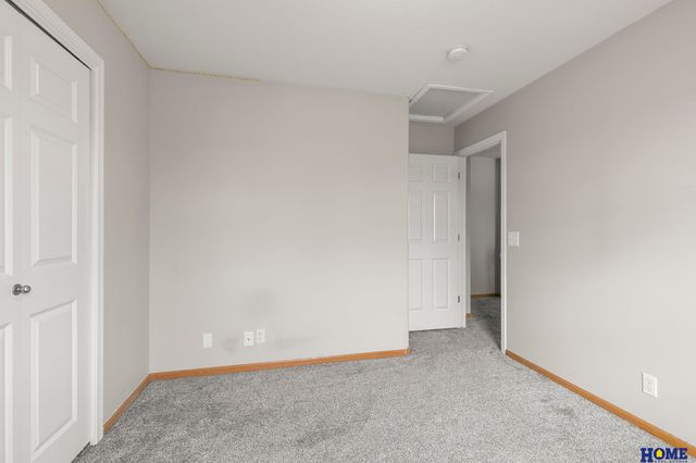 6550 Blackstone Road, Lincoln, NE 68526