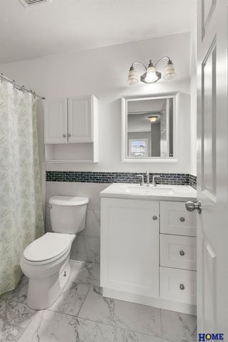 6550 Blackstone Road, Lincoln, NE 68526