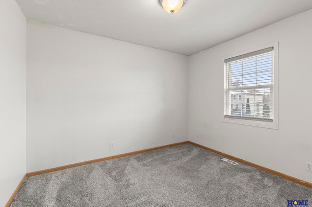 6550 Blackstone Road, Lincoln, NE 68526