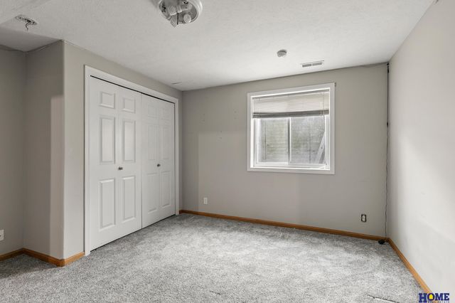 6550 Blackstone Road, Lincoln, NE 68526