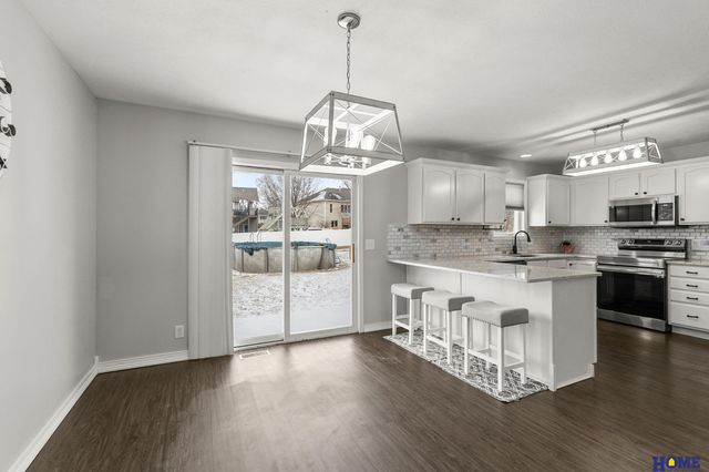 6550 Blackstone Road, Lincoln, NE 68526