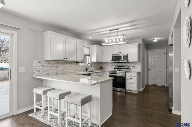 6550 Blackstone Road, Lincoln, NE 68526