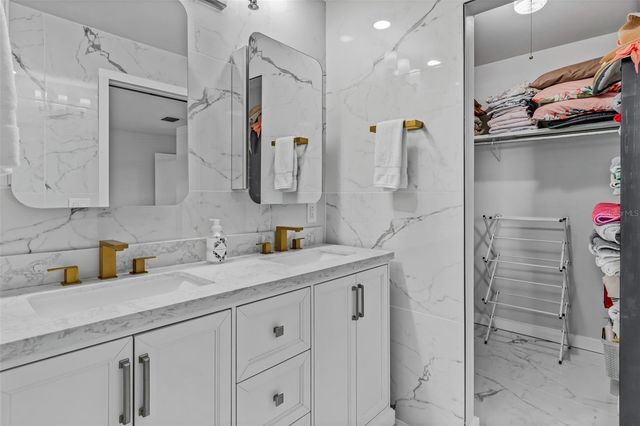 701 POINSETTIA ROAD 208, Belleair, FL 33756