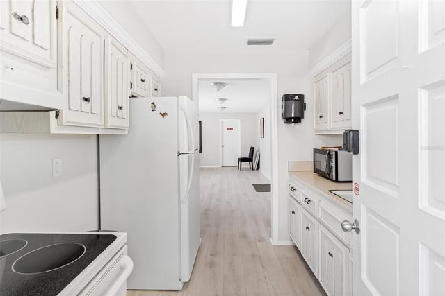 701 POINSETTIA ROAD 208, Belleair, FL 33756