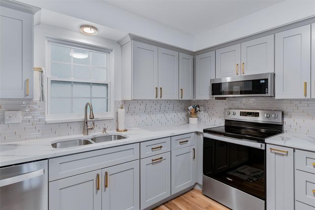 701 POINSETTIA ROAD 208, Belleair, FL 33756