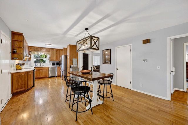 18 Ellie Circle, Madison, WI 53714