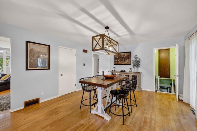 18 Ellie Circle, Madison, WI 53714