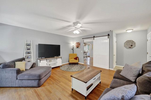 18 Ellie Circle, Madison, WI 53714