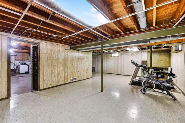 18 Ellie Circle, Madison, WI 53714