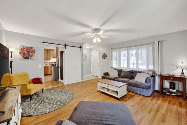 18 Ellie Circle, Madison, WI 53714