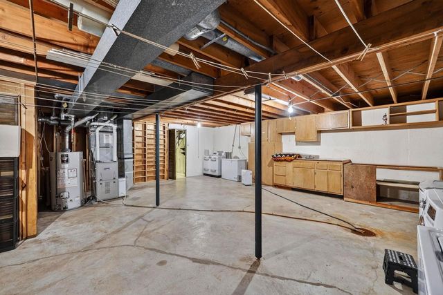 18 Ellie Circle, Madison, WI 53714