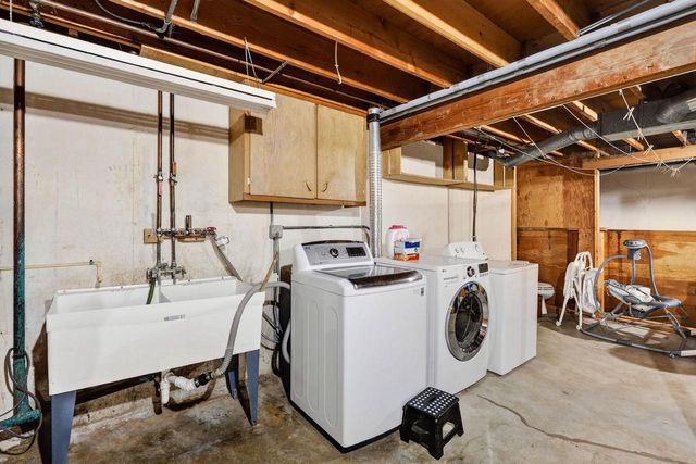 18 Ellie Circle, Madison, WI 53714