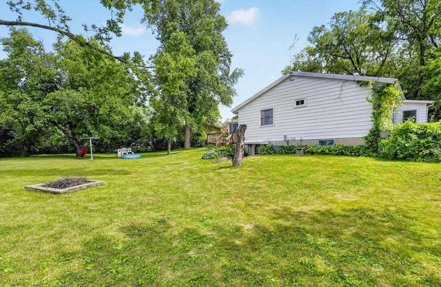 18 Ellie Circle, Madison, WI 53714