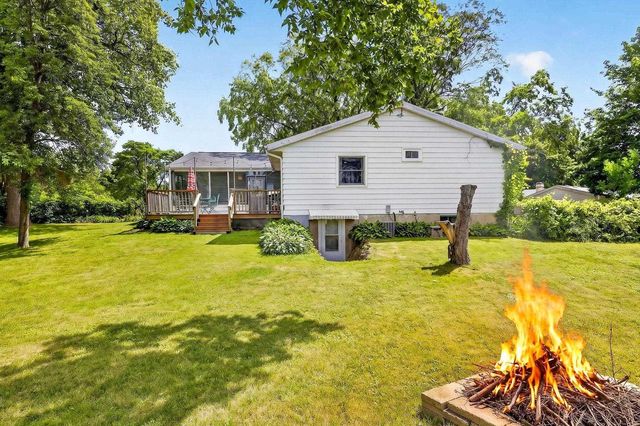 18 Ellie Circle, Madison, WI 53714