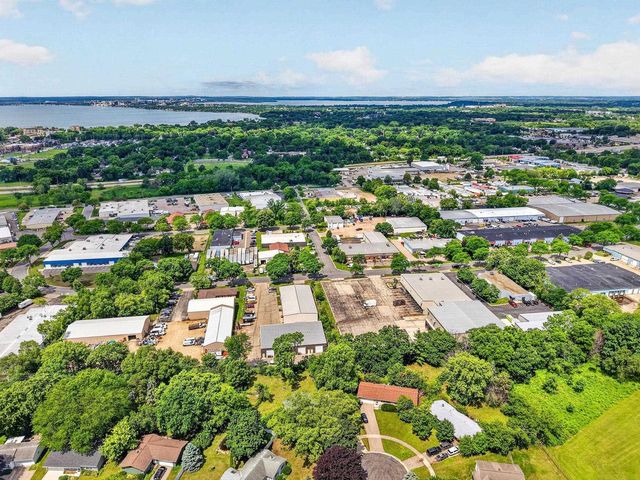 18 Ellie Circle, Madison, WI 53714