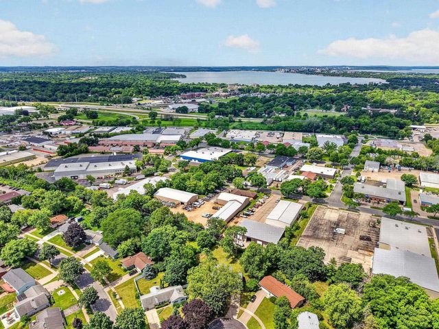 18 Ellie Circle, Madison, WI 53714