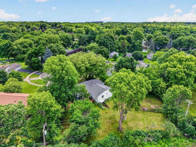 18 Ellie Circle, Madison, WI 53714
