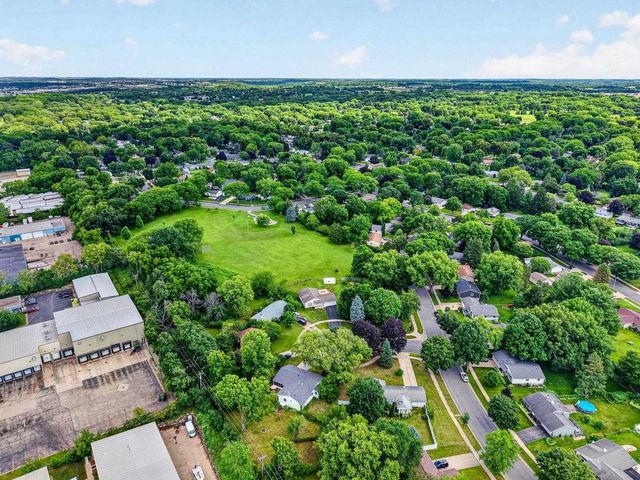 18 Ellie Circle, Madison, WI 53714