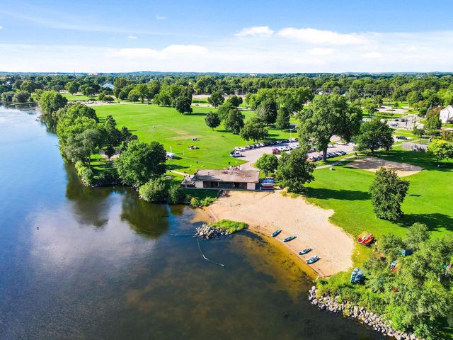 18 Ellie Circle, Madison, WI 53714