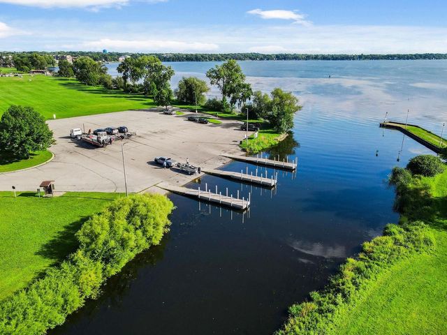 18 Ellie Circle, Madison, WI 53714