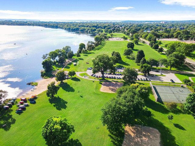 18 Ellie Circle, Madison, WI 53714