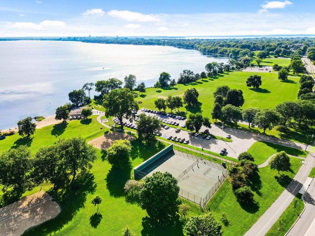 18 Ellie Circle, Madison, WI 53714