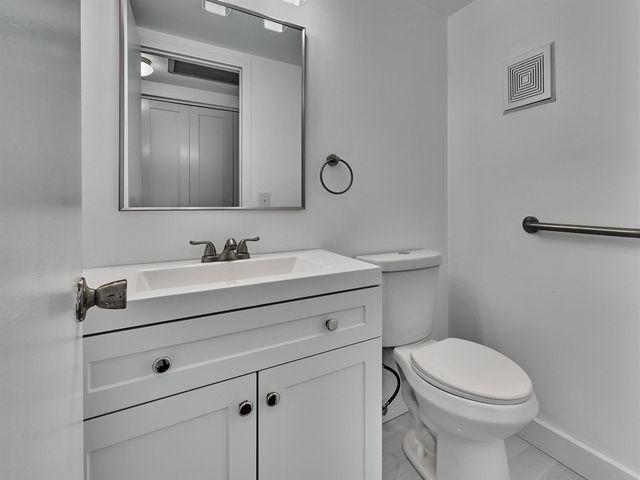 325 Mansfield Drive 325 H, Boca Raton, FL 33434