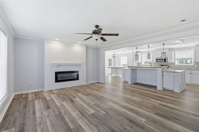 2038 N Beglis Parkway, Sulphur, LA 70663