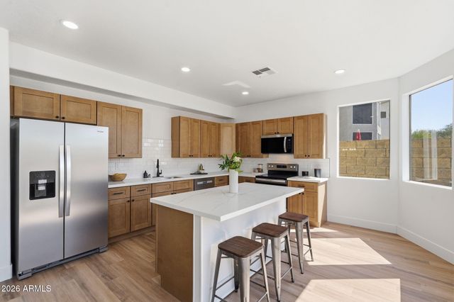 2109 E SALTSAGE Drive, Phoenix, AZ 85048