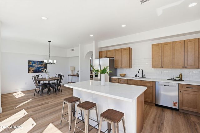 2109 E SALTSAGE Drive, Phoenix, AZ 85048