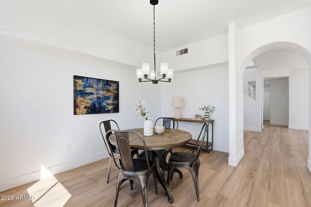 2109 E SALTSAGE Drive, Phoenix, AZ 85048