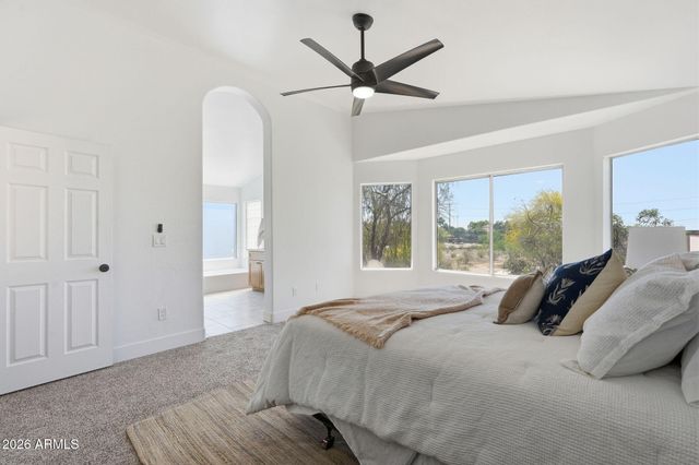 2109 E SALTSAGE Drive, Phoenix, AZ 85048