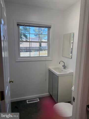 14 OAK CT, Annapolis, MD 21401