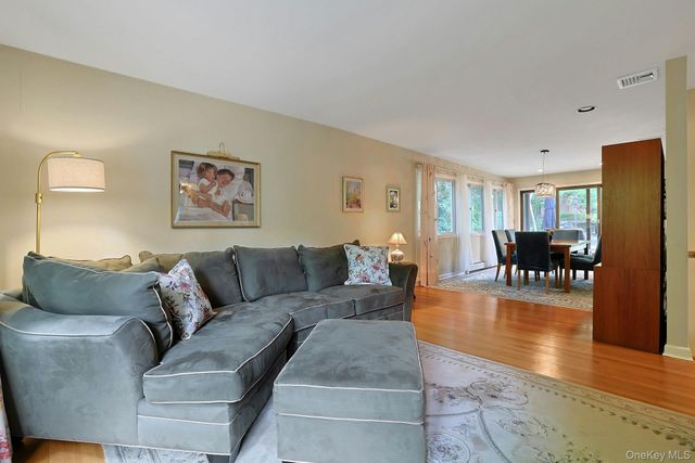 185 N Lincoln Street, Pearl River, NY 10965