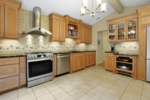 185 N Lincoln Street, Pearl River, NY 10965