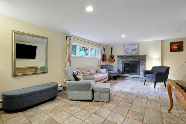 185 N Lincoln Street, Pearl River, NY 10965