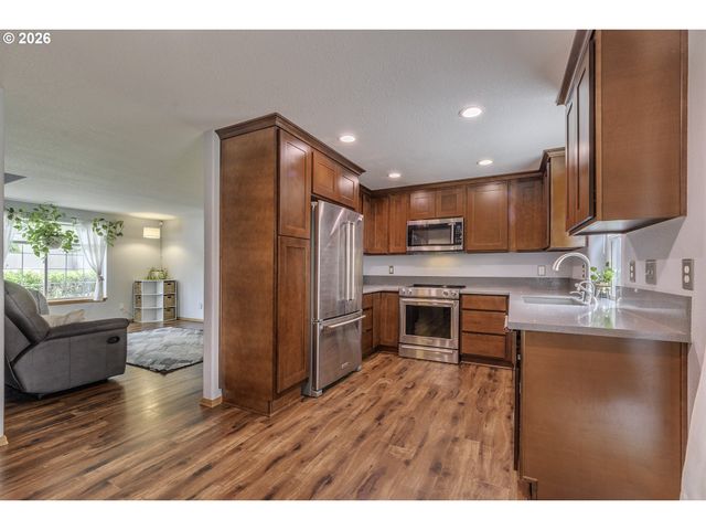 19027 Sw CHRISTOPHER Dr, Beaverton, OR 97003