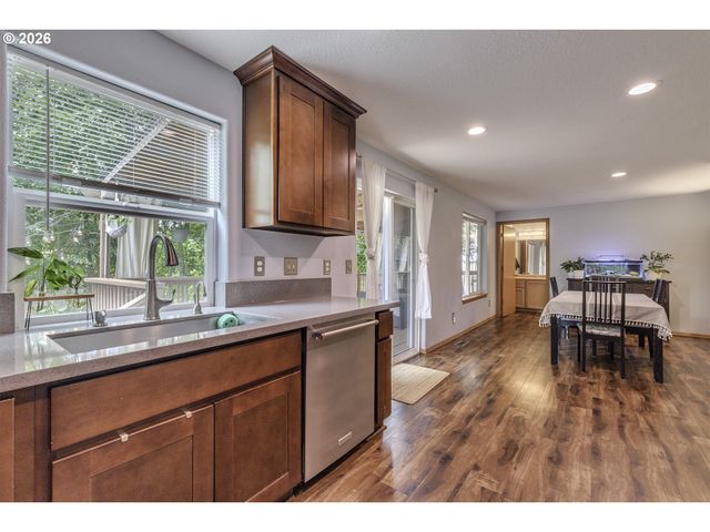 19027 Sw CHRISTOPHER Dr, Beaverton, OR 97003