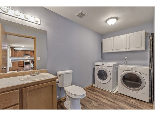 19027 Sw CHRISTOPHER Dr, Beaverton, OR 97003
