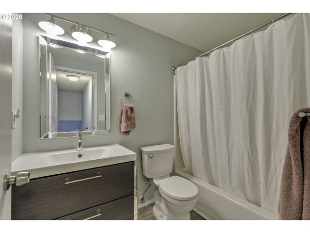 19027 Sw CHRISTOPHER Dr, Beaverton, OR 97003