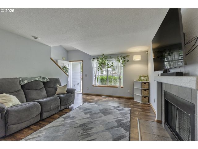 19027 Sw CHRISTOPHER Dr, Beaverton, OR 97003